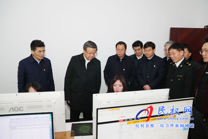 海關(guān)總署署長、黨委書記倪岳峰到我縣調(diào)研扶貧工作