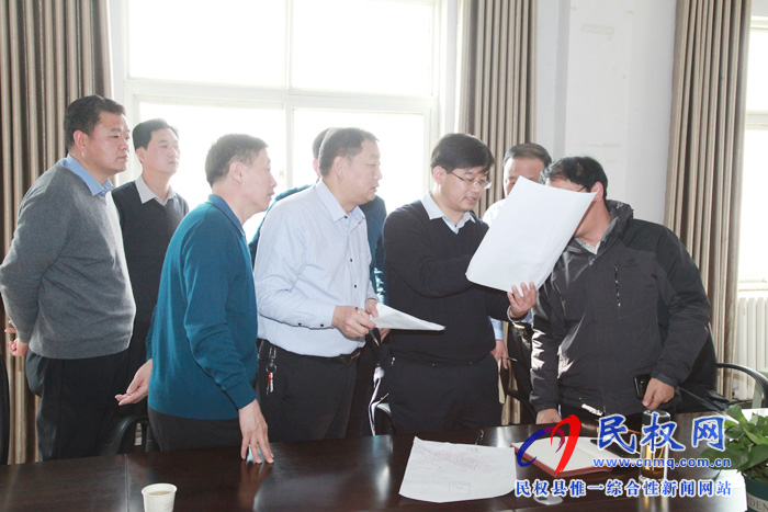 縣委副書記、縣長張團(tuán)結(jié)到孫六鎮(zhèn)劉炳莊中小學(xué)調(diào)研