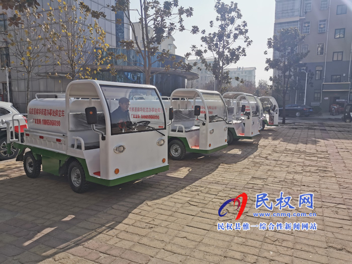 南華辦事處:小小灑水車 助力環(huán)保治污染 南華辦事處:小小灑水車 助力環(huán)保治污染