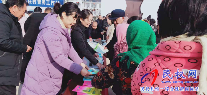 縣婦聯(lián)積極參與文化科技衛(wèi)生“三下鄉(xiāng)”集中示范活動 縣婦聯(lián)積極參與文化科技衛(wèi)生“三下鄉(xiāng)”集中示范活動