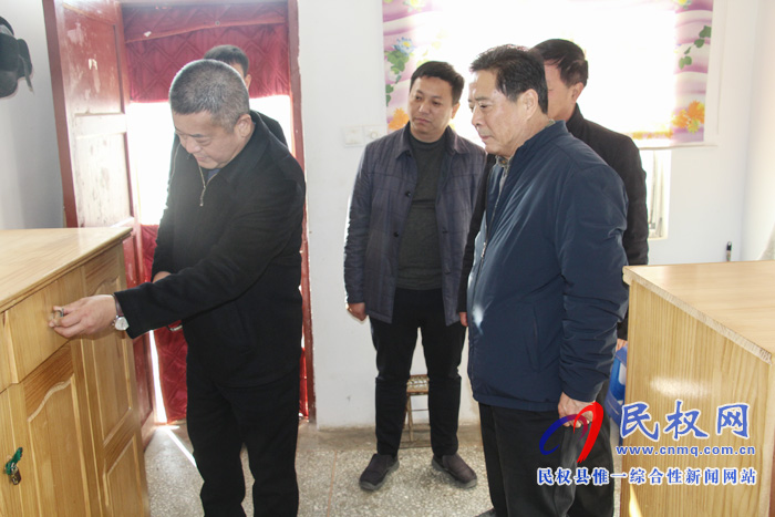 市民政局副局長馮芒到人和鎮(zhèn)敬老院檢查安全生產(chǎn)工作 市民政局副局長馮芒到人和鎮(zhèn)敬老院檢查安全生產(chǎn)工作