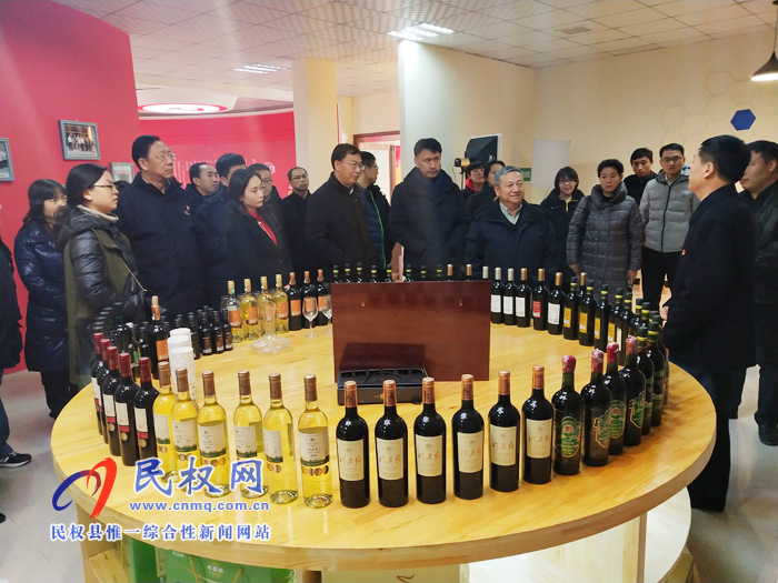 中國(guó)海關(guān)管理干部學(xué)院考察團(tuán)蒞臨我縣參觀考察 中國(guó)海關(guān)管理干部學(xué)院考察團(tuán)蒞臨我縣參觀考察
