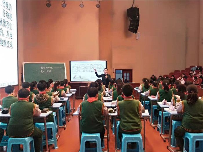 民權(quán)三小教師在市教學(xué)觀摩研討活動中走紅了 民權(quán)三小教師在市教學(xué)觀摩研討活動中走紅了