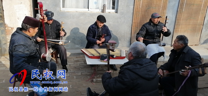 王橋鎮(zhèn):脫貧戶家里奏響豫東琴書 王橋鎮(zhèn):脫貧戶家里奏響豫東琴書