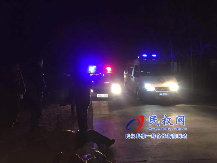野崗鎮(zhèn)平安巡邏隊:救助高血壓老人獲點贊 野崗鎮(zhèn)平安巡邏隊:救助高血壓老人獲點贊