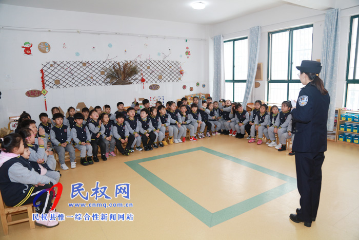 縣公安局開展“110宣傳日”活動 縣公安局開展“110宣傳日”活動