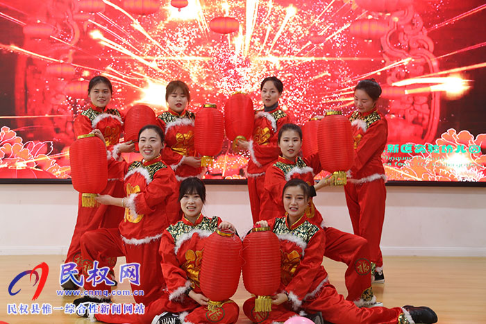 民東新區(qū)實(shí)驗(yàn)幼兒園“只爭(zhēng)朝夕 不負(fù)韶華”2020年年會(huì)舉行 民東新區(qū)實(shí)驗(yàn)幼兒園“只爭(zhēng)朝夕 不負(fù)韶華”2020年年會(huì)舉行