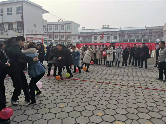 第三小學(xué)舉行教師冬季運(yùn)動(dòng)會(huì) 第三小學(xué)舉行教師冬季運(yùn)動(dòng)會(huì)