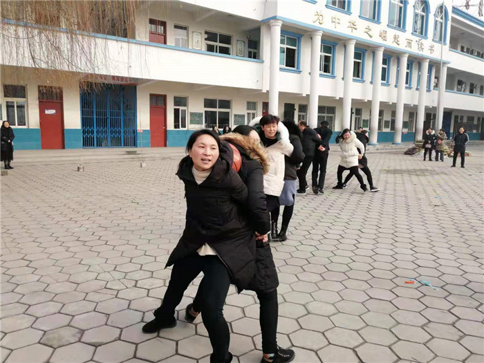 第三小學(xué)舉行教師冬季運(yùn)動(dòng)會(huì) 第三小學(xué)舉行教師冬季運(yùn)動(dòng)會(huì)