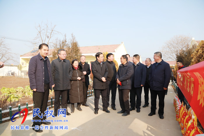 市人大常委會副主任、縣委書記姬脈常走訪慰問敬老院老人和百歲老人