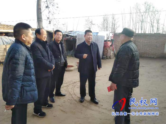 副縣長張士彬、縣總工會(huì)主席瞿志君到白云寺鎮(zhèn)開展慰問活動(dòng)