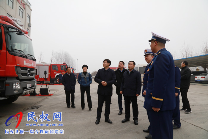 縣領(lǐng)導(dǎo)慰問駐地官兵 共敘軍民魚水情誼 縣領(lǐng)導(dǎo)慰問駐地官兵 共敘軍民魚水情誼