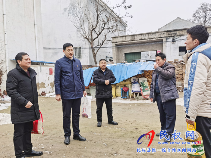 愛暖寒冬 愛心企業(yè)為貧困家庭送溫暖 愛暖寒冬 愛心企業(yè)為貧困家庭送溫暖