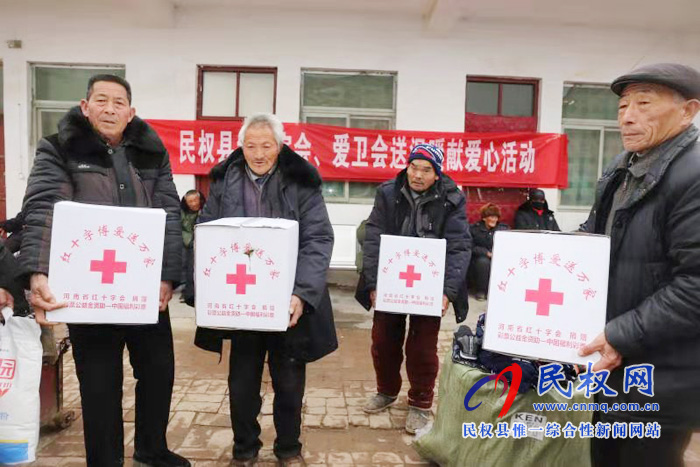 縣愛衛(wèi)辦到敬老院慰問五保老人 縣愛衛(wèi)辦到敬老院慰問五保老人