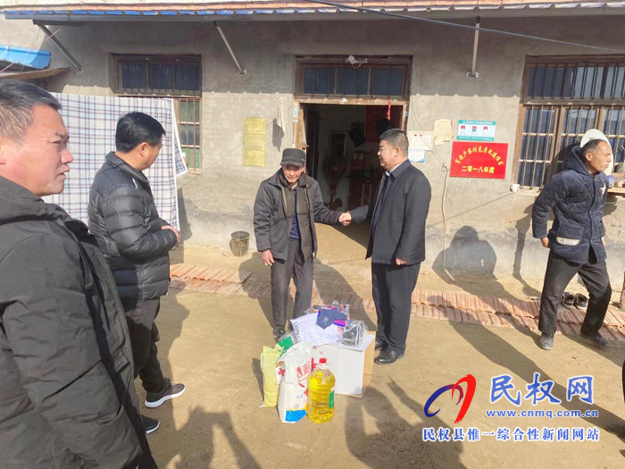 副縣長張士彬到白云寺鎮(zhèn)走訪聯(lián)系村慰問貧困戶 副縣長張士彬到白云寺鎮(zhèn)走訪聯(lián)系村慰問貧困戶