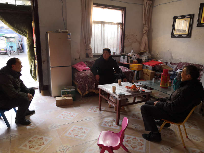 團(tuán)委開展慰問道德模范和“身邊好人”活動 團(tuán)委開展慰問道德模范和“身邊好人”活動