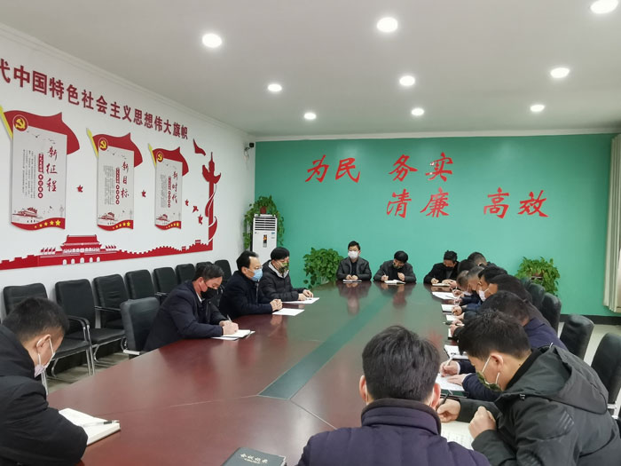 縣委常委、常務(wù)副縣長(zhǎng)李啟峰到林七鄉(xiāng)督導(dǎo)新型冠狀病毒感染的疫情防控工作開(kāi)展情況