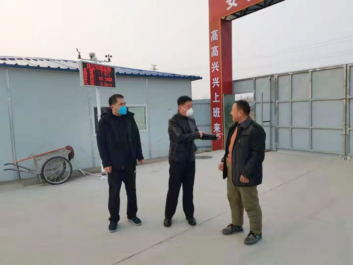 縣委常委、副縣長(zhǎng)房季到民權(quán)保稅物流中心建筑工地督導(dǎo)新型冠狀病毒防控工作