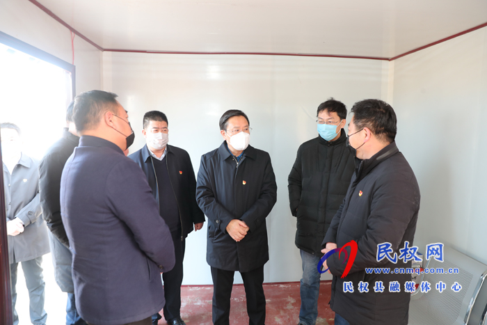 市人大常委會(huì)副主任、縣委書(shū)記姬脈常到我縣部分鄉(xiāng)鎮(zhèn)及高鐵站、住宅小區(qū)督導(dǎo)疫情防控工作
