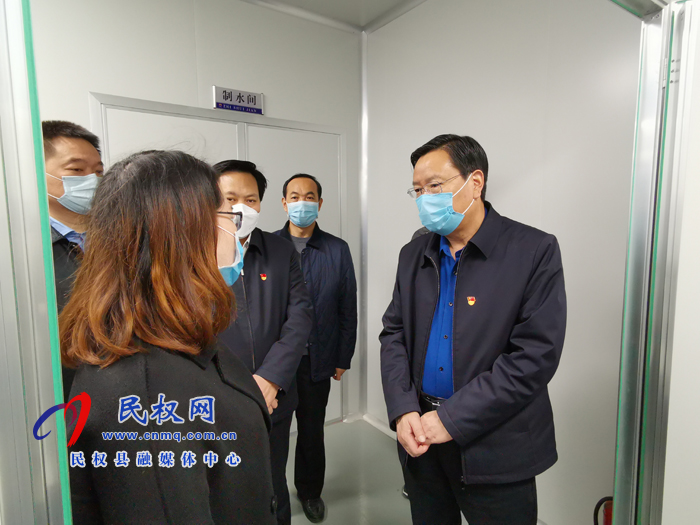 市人大常委會(huì)副主任、縣委書記姬脈常調(diào)研脫貧攻堅(jiān)和人居環(huán)境改善工作