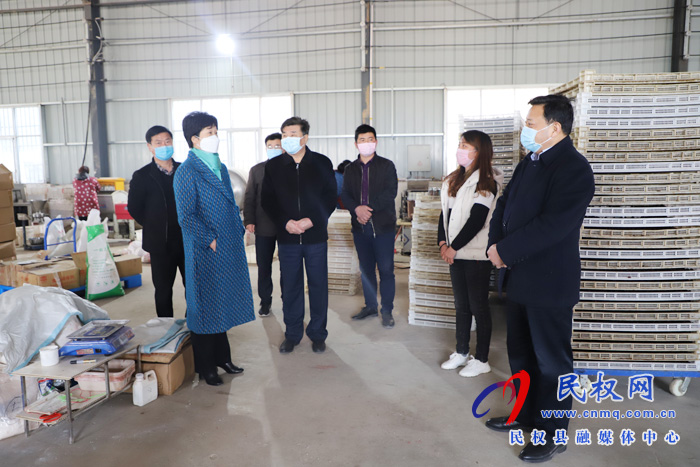 市人大副主任、市總工會(huì)主席劉沛到白云寺鎮(zhèn)開(kāi)展“三·五”基層工作日活動(dòng)