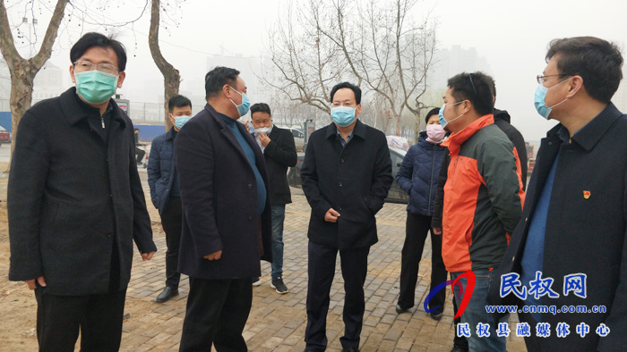 縣委常委、常務(wù)副縣長(zhǎng)李啟峰查看我縣生態(tài)水系建設(shè)工作