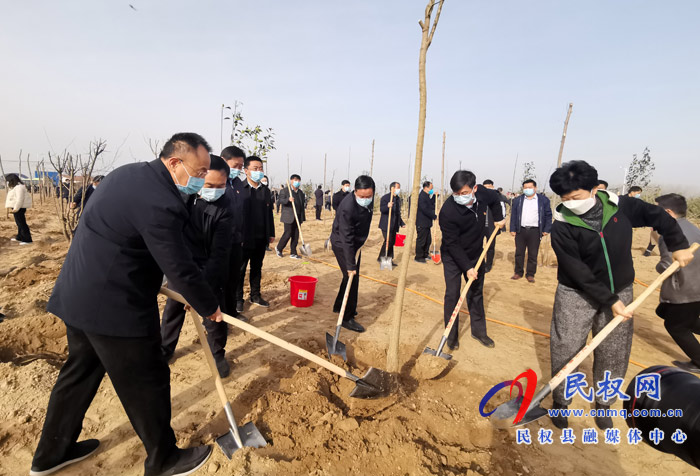 市縣領導參加春季義務植樹勞動 市縣領導參加春季義務植樹勞動