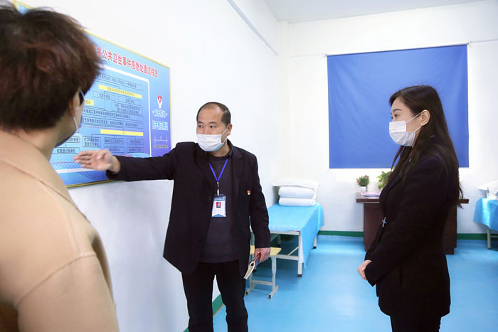 副縣長朱琳調(diào)研學校疫情防控和開學準備工作 副縣長朱琳調(diào)研學校疫情防控和開學準備工作