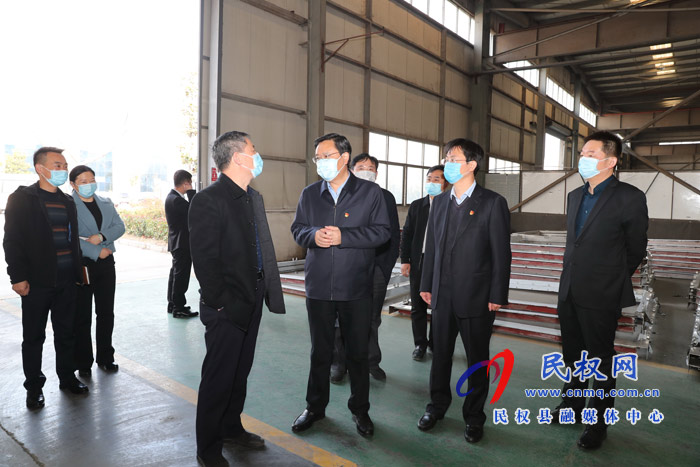 市人大常委會副主任、縣委書記姬脈常開展走訪服務工業(yè)企業(yè)活動