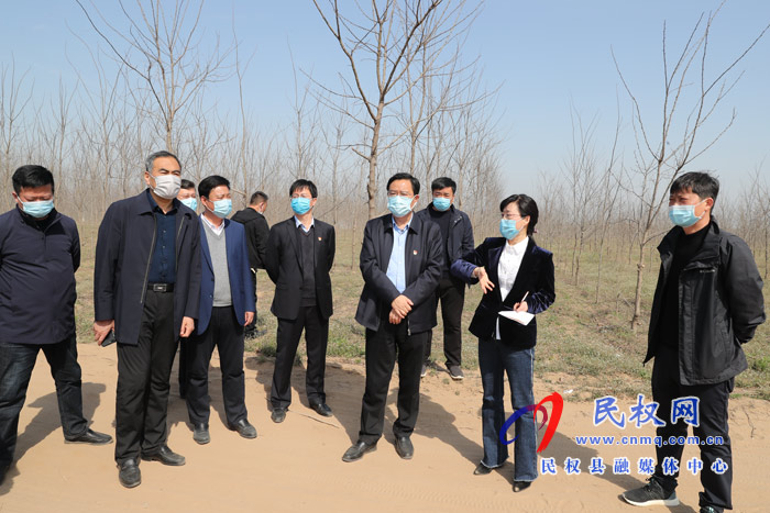 市人大常委會副主任、縣委書記姬脈常開展走訪服務工業(yè)企業(yè)活動