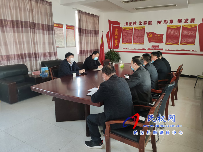 副縣長陳進(jìn)領(lǐng)、縣檢察院檢察長薛德峰到王橋鎮(zhèn)督導(dǎo)脫貧攻堅(jiān)工作