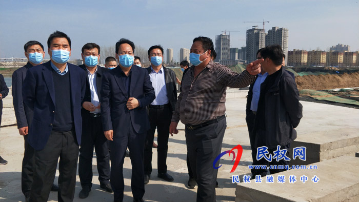 縣委常委、常務(wù)副縣長李啟峰查看我縣重點項目及安全生產(chǎn)工作