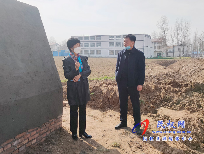 縣人大常委會(huì)主任周燕到老顏集鄉(xiāng)督導(dǎo)脫貧攻堅(jiān)工作 縣人大常委會(huì)主任周燕到老顏集鄉(xiāng)督導(dǎo)脫貧攻堅(jiān)工作