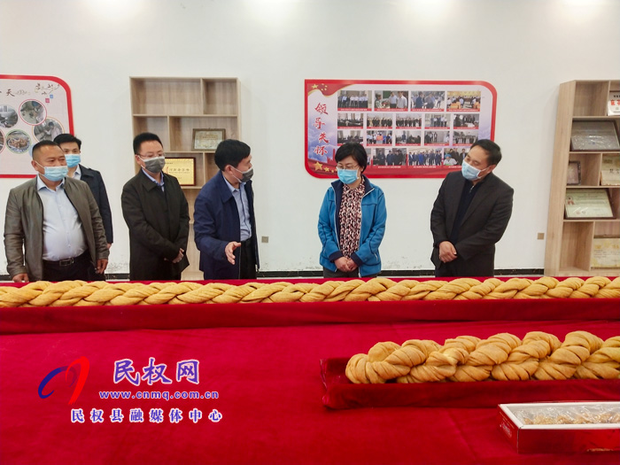市委副書記陳向平到我縣調(diào)研脫貧攻堅(jiān)和農(nóng)業(yè)產(chǎn)業(yè)發(fā)展工作 市委副書記陳向平到我縣調(diào)研脫貧攻堅(jiān)和農(nóng)業(yè)產(chǎn)業(yè)發(fā)展工作