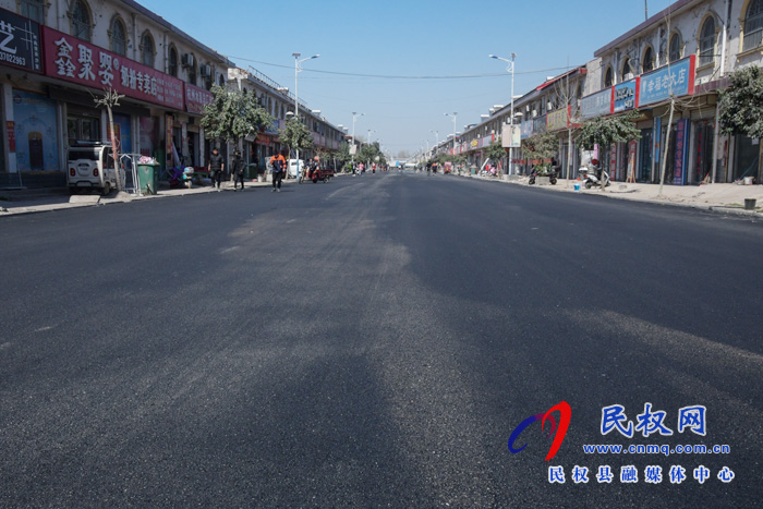 人和鎮(zhèn):道路改造“白變黑”城鎮(zhèn)舊貌換新顏 人和鎮(zhèn):道路改造“白變黑”城鎮(zhèn)舊貌換新顏