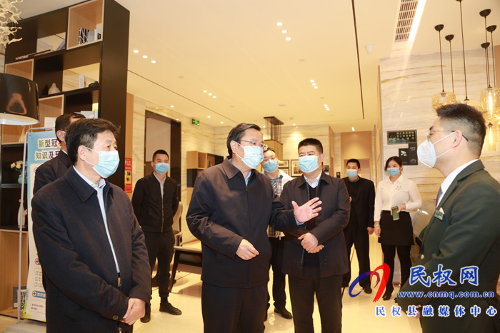 市人大常委會副主任、縣委書記姬脈常查看我縣重點公共服務業(yè)場所復工復產(chǎn)工作