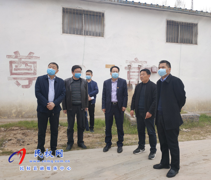 縣委常委、常務(wù)副縣長李啟峰調(diào)研我縣煙花爆竹去庫存清零工作