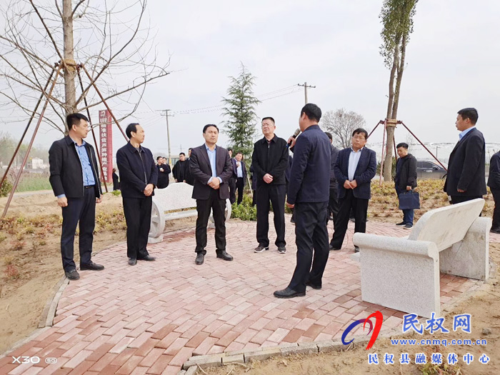 我縣組織開(kāi)展國(guó)土綠化觀摩活動(dòng) 我縣組織開(kāi)展國(guó)土綠化觀摩活動(dòng)
