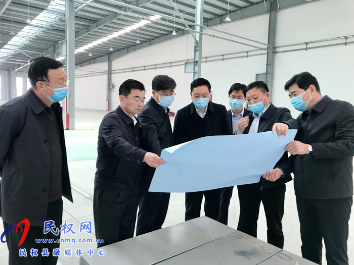 縣委副書記、縣長張團(tuán)結(jié)調(diào)研企業(yè)發(fā)展和項(xiàng)目建設(shè)情況