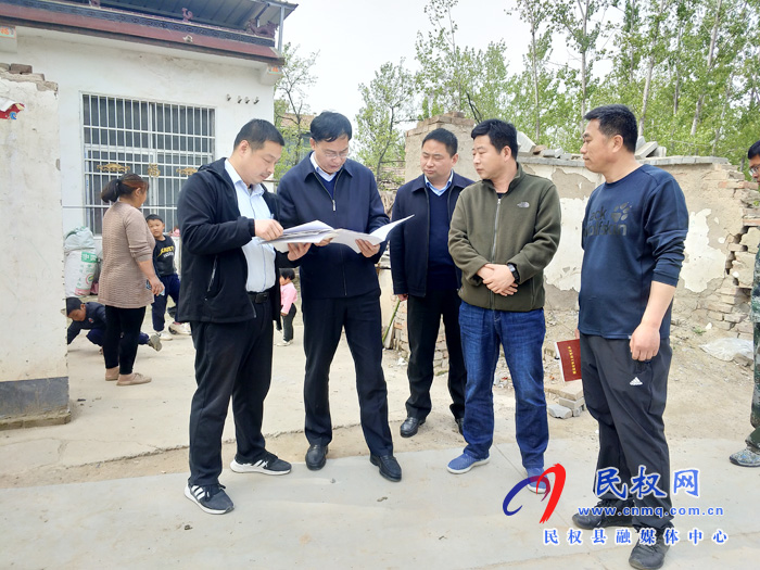 縣委常委、紀(jì)委書記、監(jiān)察委主任張亞光到胡集鄉(xiāng)督導(dǎo)決戰(zhàn)決勝脫貧攻堅(jiān)問題整改工作