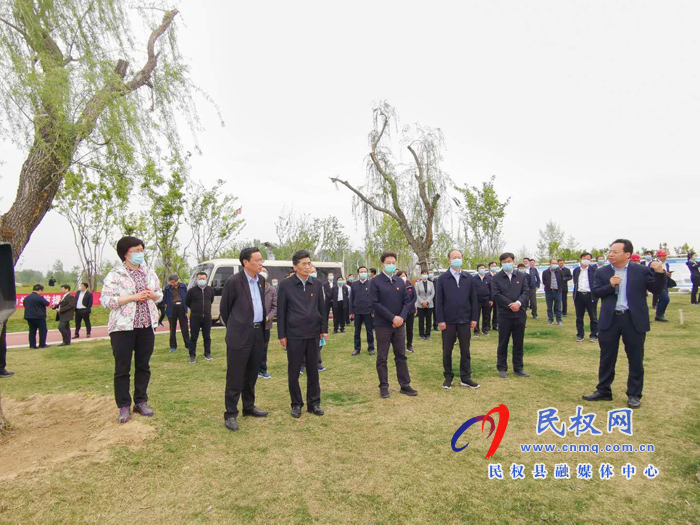 市委書記王戰(zhàn)營、市長張建慧帶隊(duì)觀摩點(diǎn)評民權(quán)縣重點(diǎn)工作