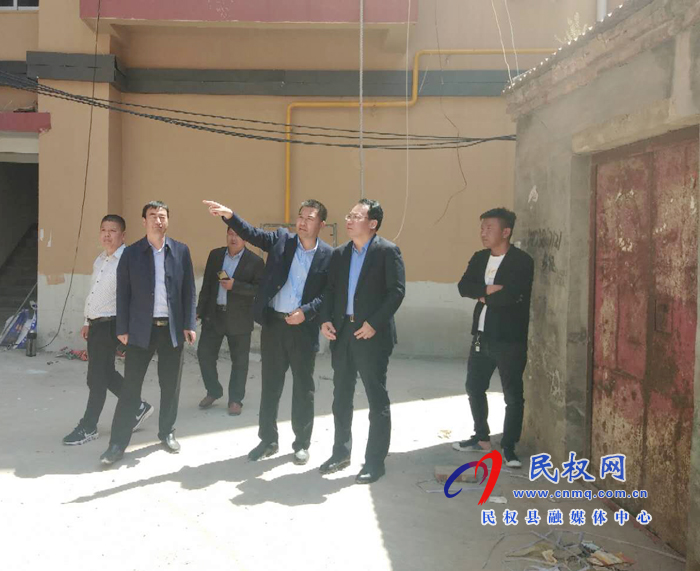 縣委常委、常務(wù)副縣長(zhǎng)李啟峰調(diào)研老舊小區(qū)改造項(xiàng)目