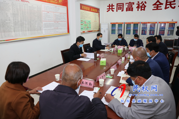 市委書記王戰(zhàn)營(yíng)到我縣吳莊村開展“三·五”基層工作日活動(dòng) 市委書記王戰(zhàn)營(yíng)到我縣吳莊村開展“三·五”基層工作日活動(dòng)