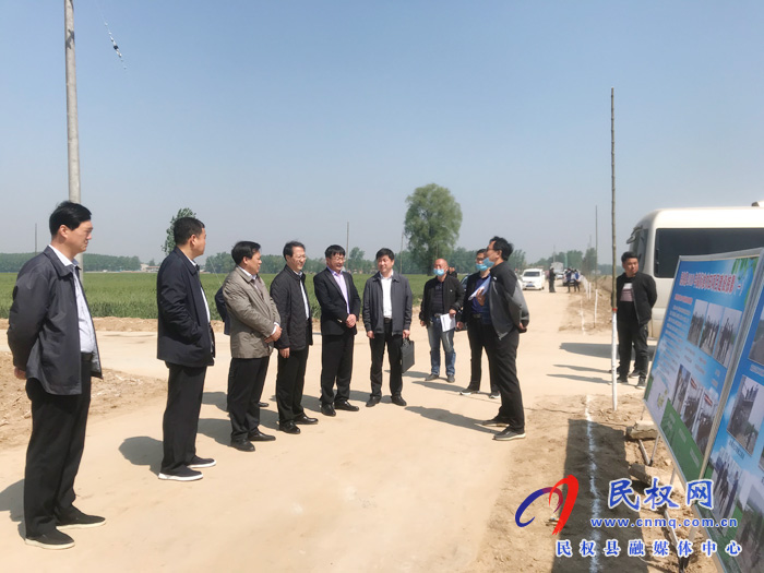 省農(nóng)業(yè)農(nóng)村廳黨組成員謝長偉到我縣調(diào)研2019年度高標(biāo)準(zhǔn)農(nóng)田工作 省農(nóng)業(yè)農(nóng)村廳黨組成員謝長偉到我縣調(diào)研2019年度高標(biāo)準(zhǔn)農(nóng)田工作