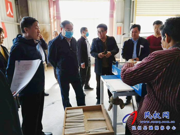 市委常委、常務(wù)副市長吳祖明深入龍?zhí)伶?zhèn)邢莊村開展“三?五”基層工作日活動(dòng)
