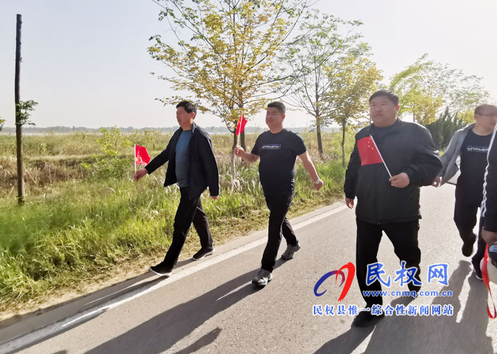 我縣環(huán)保局舉行“保護(hù)水資源 綠色伴我行”為主題的徒步穿越活動(dòng) 我縣環(huán)保局舉行“保護(hù)水資源 綠色伴我行”為主題的徒步穿越活動(dòng)