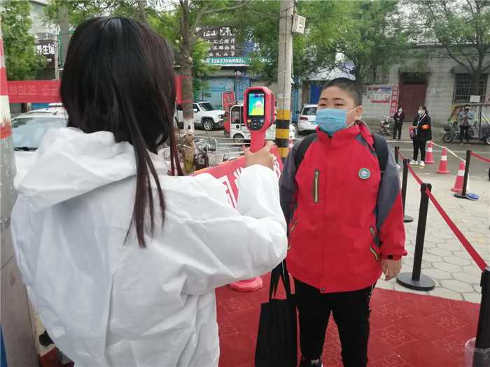 民權(quán)縣第三小學(xué)新學(xué)期第一天順利開學(xué) 民權(quán)縣第三小學(xué)新學(xué)期第一天順利開學(xué)