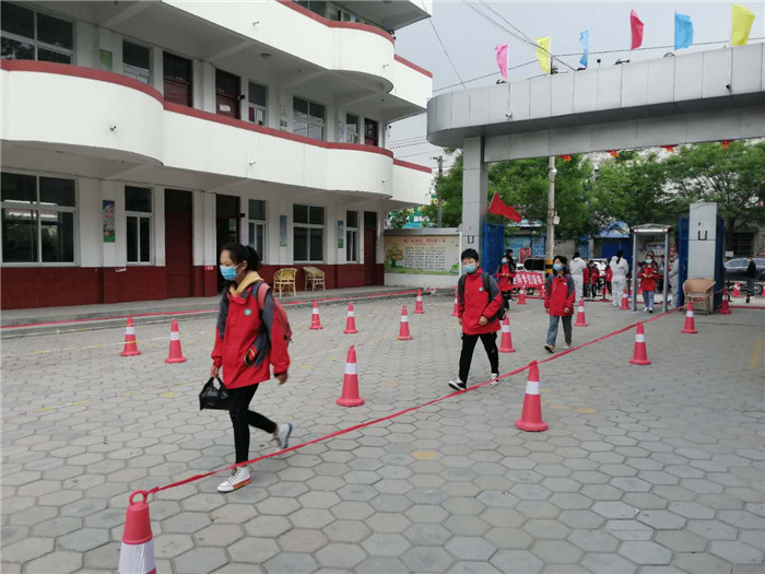 民權(quán)縣第三小學(xué)新學(xué)期第一天順利開學(xué) 民權(quán)縣第三小學(xué)新學(xué)期第一天順利開學(xué)