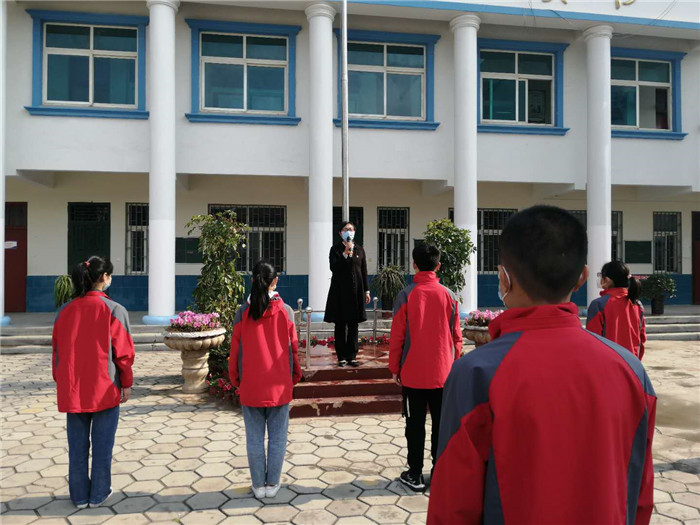 民權(quán)縣第三小學(xué)新學(xué)期第一天順利開學(xué) 民權(quán)縣第三小學(xué)新學(xué)期第一天順利開學(xué)
