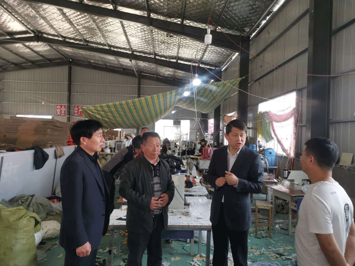 縣審計(jì)局:全力助推企業(yè)復(fù)工復(fù)產(chǎn) 縣審計(jì)局:全力助推企業(yè)復(fù)工復(fù)產(chǎn)
